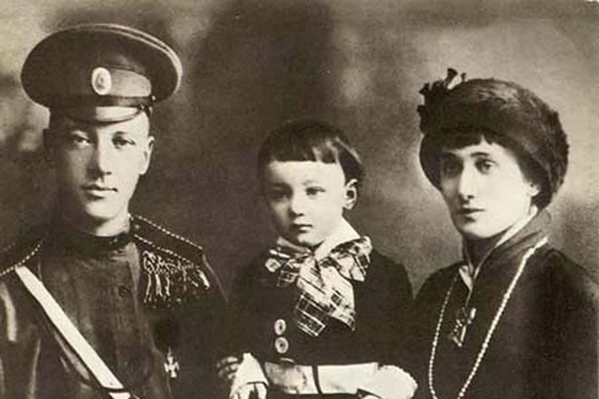 Анна Ахматова, Николай Гумилёв и сын Лев