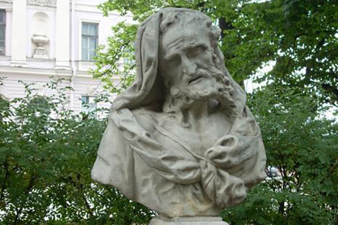 Памятник Гераклиту