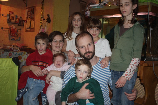 Дмитрий Емец с детьми