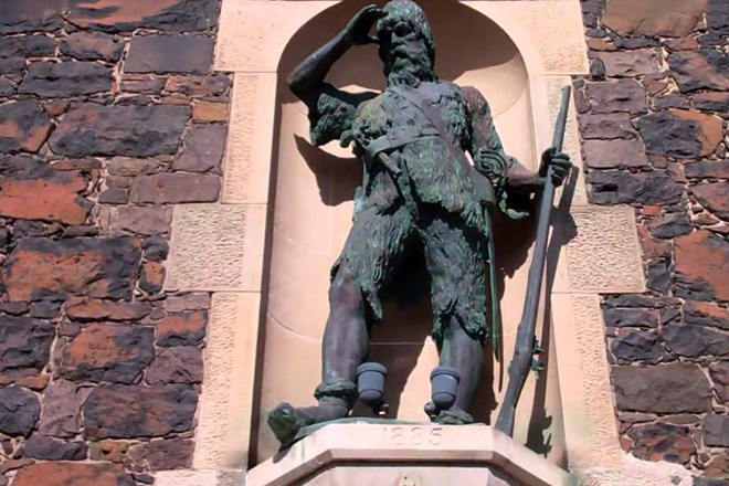 Статуя Робинзона Крузо