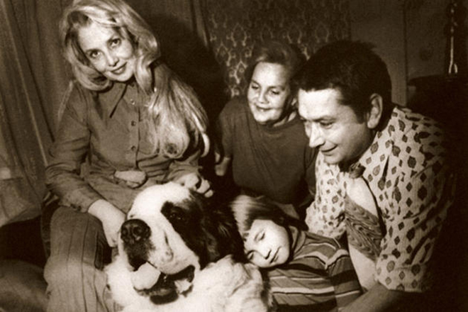 Маленький Дмитрий Егоров с семьей