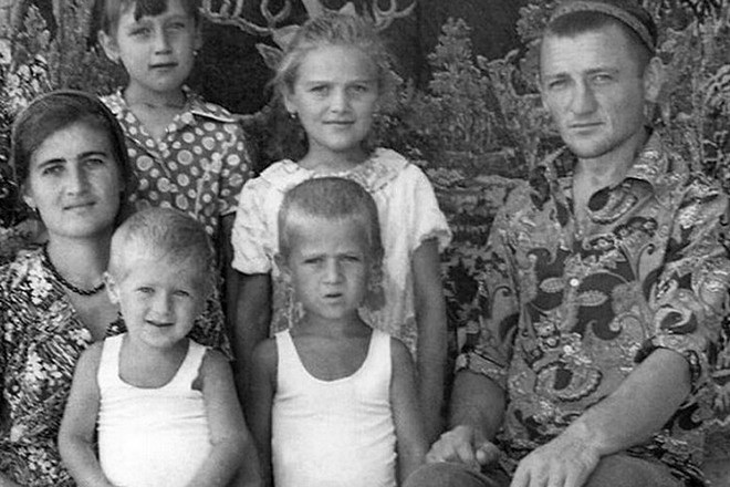 Ахмат Кадыров с семьей