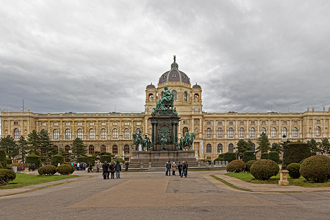 Площадь Марии Терезии в Вене