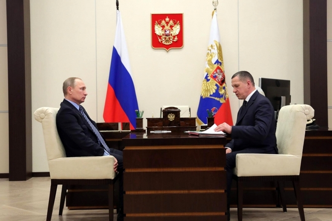 Владимир Путин и Юрий Трутнев в 2018 году
