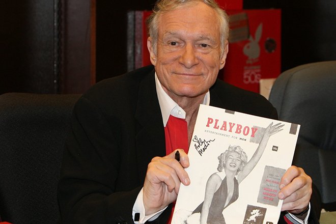 Хью Хефнер с первым журналом Playboy