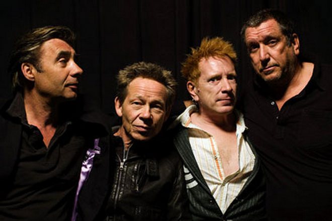 Группа «Sex Pistols» в 2008 году