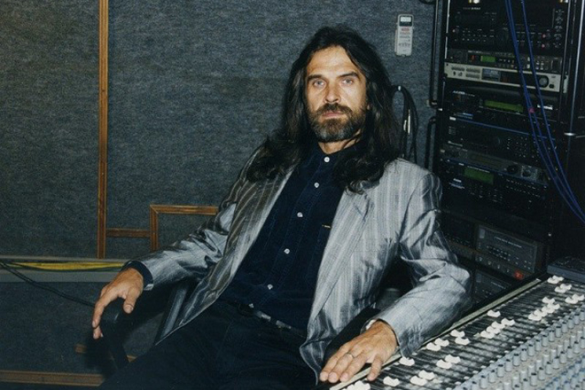 Павел Смеян в студии звукозаписи