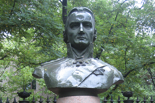 Памятник Федору Ушакову