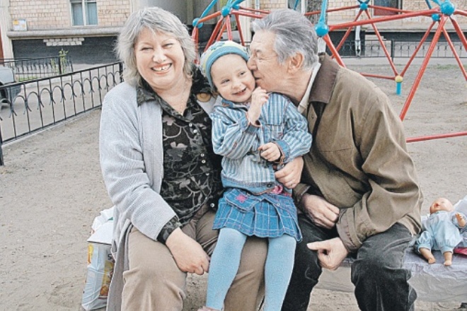 Александр Белявский с женой Людмилой и дочерью Сашей