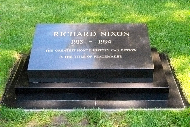 Могила Ричарда Никсона
