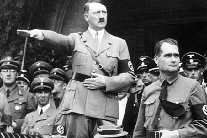 Нацист Адольф Гитлер