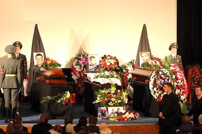 Похороны семьи Александра Дедюшко