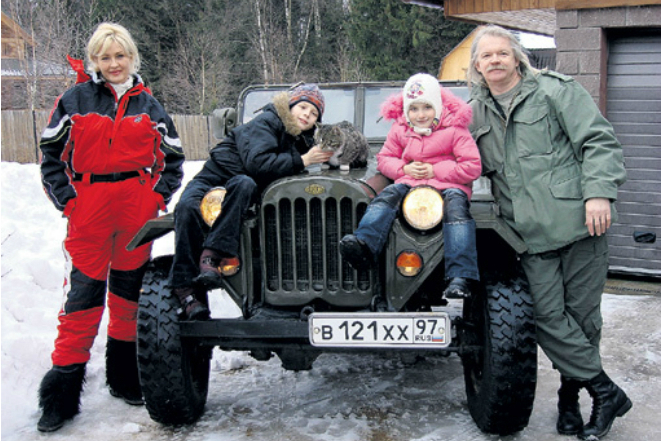 Сергей Скачков с семьей