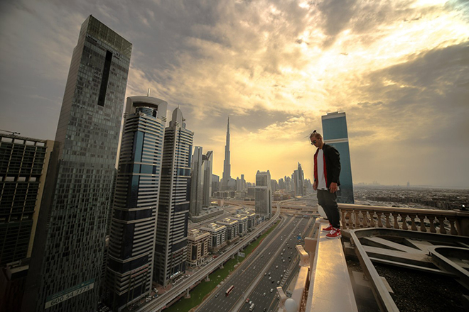 Олег Крикет на крыше в Дубае