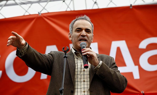 В 2008 году Гарри Каспаров создал оппозиционное демократическое движение «Солидарность»