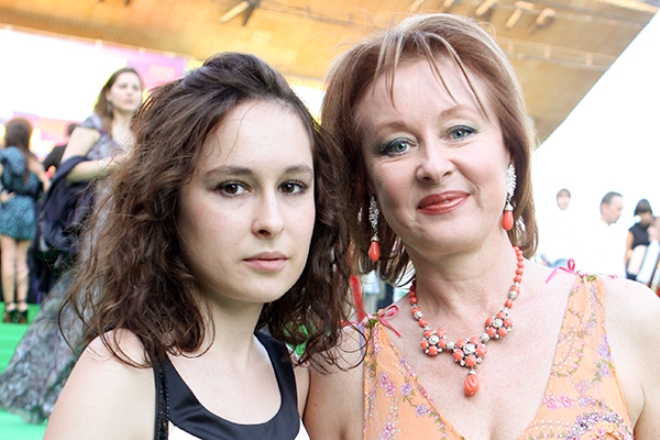 Лариса Удовиченко с дочерью