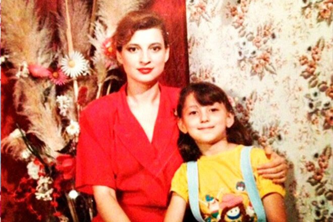 Инга Лепс в детстве с мамой