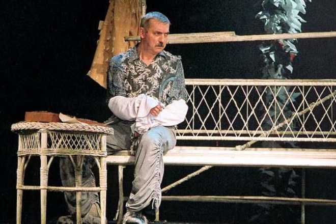 Евгений Киндинов в театре