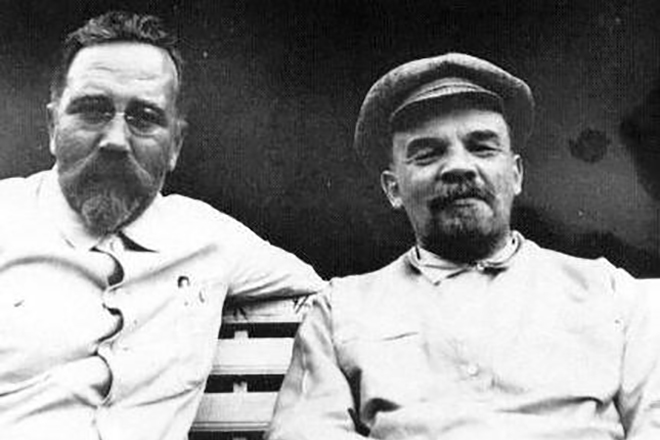 Лев Каменев и Владимир Ленин