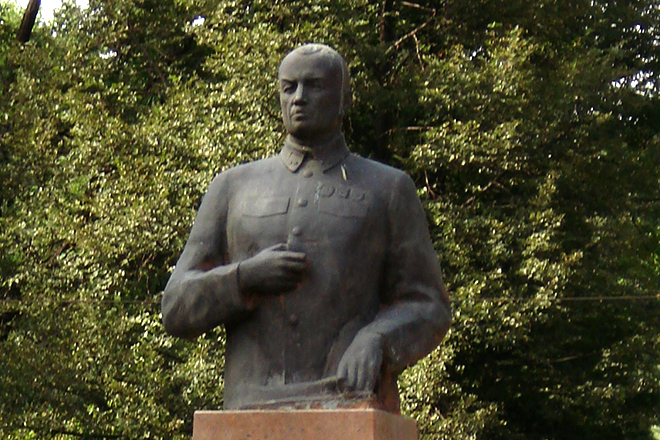 Памятник Ивану Панфилову