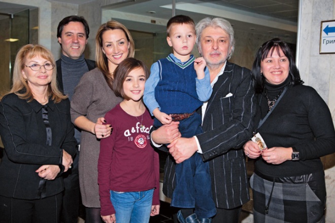 Вячеслав Добрынин с семьей