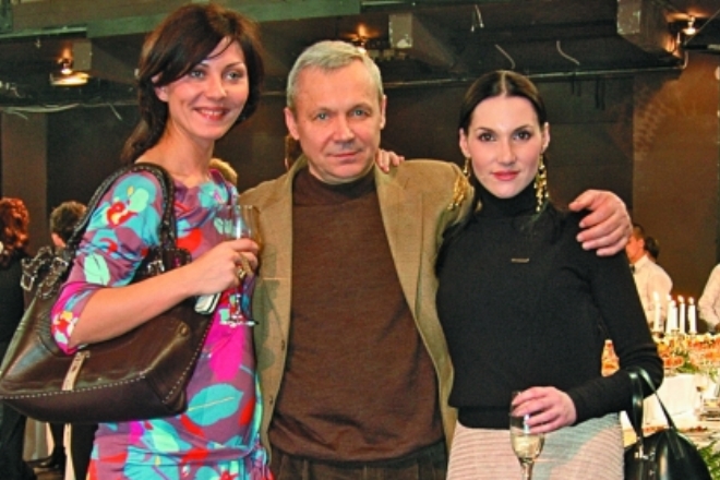 Василий Мищенко с дочерью и племянницей