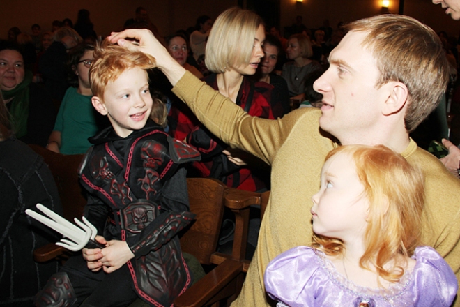 Андрей Бурковский с детьми