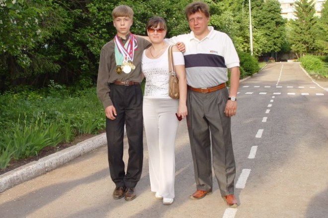 Семен Елистратов с родителями