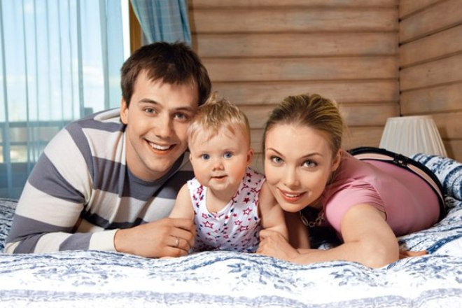 Иван Жидков с бывшей женой и дочкой