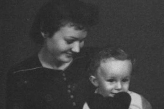 Первая жена Зиновия Гердта Мария Новикова с сыном