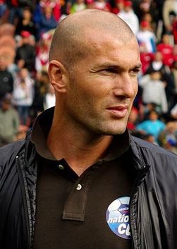 Зинедин Зидан (Zinedine Zidane) биография, фото, личная жизнь, его жена и семья 2023 i