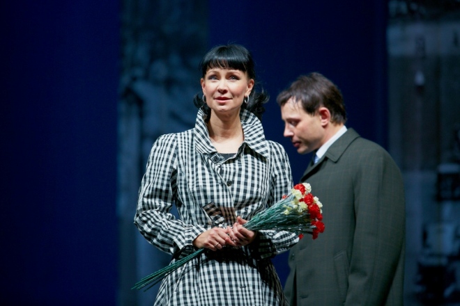 Нонна Гришаева в спектакле 