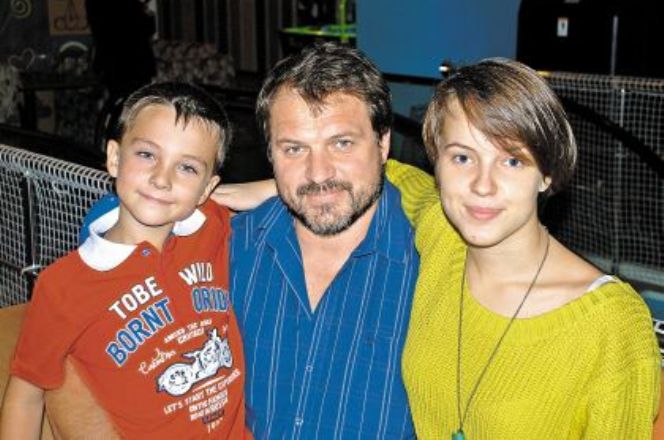 Андрей Биланов с сыном Ильей и дочкой Катей