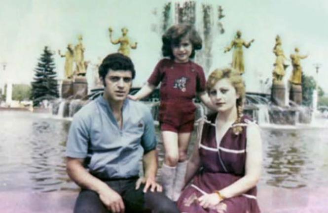 Гурам Баблишвили в детстве с родителями