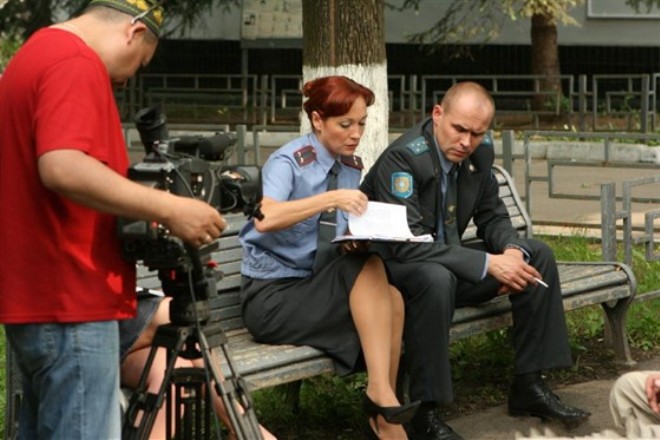 Виктория Тарасова и Максим Аверин на съемках сериала «Глухарь»