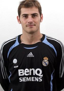 Икер Касильяс (Iker Casillas) биография вратаря, фото, личная жизнь и его жена 2023 i