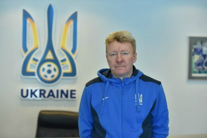 Олег Кузнецов - тренер юношеской сборной Украины