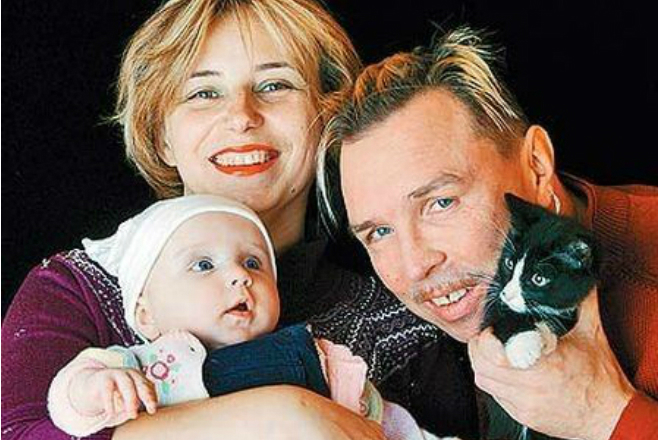 Гарик Сукачев с женой и дочкой