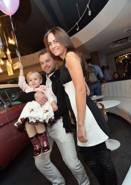 Виталий Гогунский с женой и дочкой