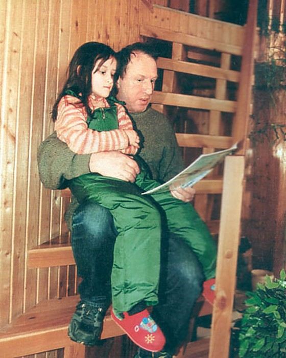 Актер Владимир Стеклов с дочкой