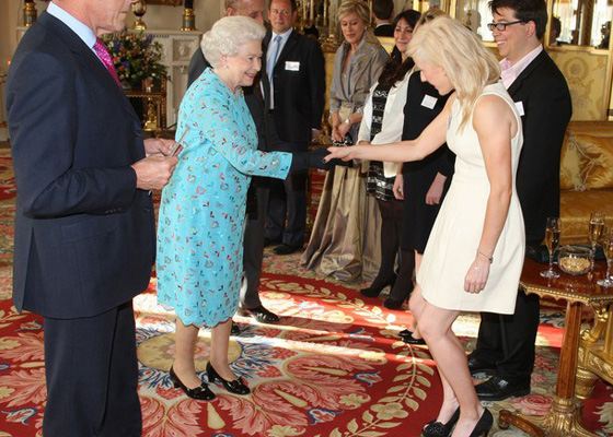 Элли Голдинг на приеме у королевы Елизаветы II в Букингемском дворце