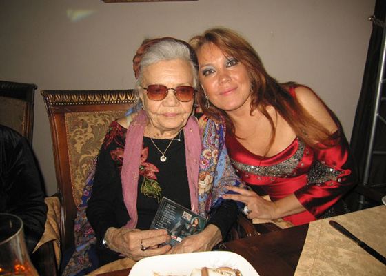 Азиза с мамой Рафика Хайдаровой