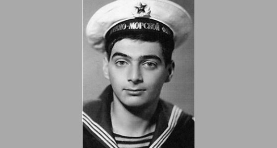 Молодой Дмитрий Быков во время службы в ВМФ