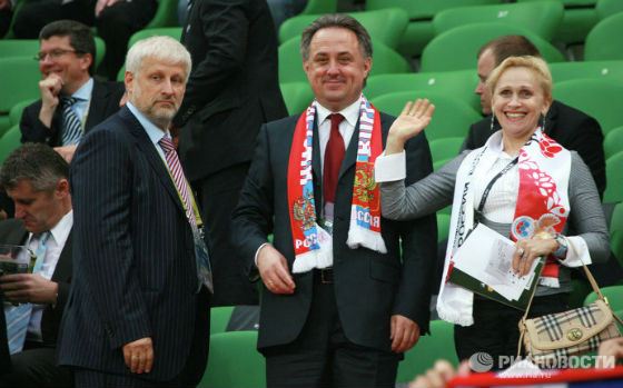 Виталий Мутко с супругой на Евро-201
2