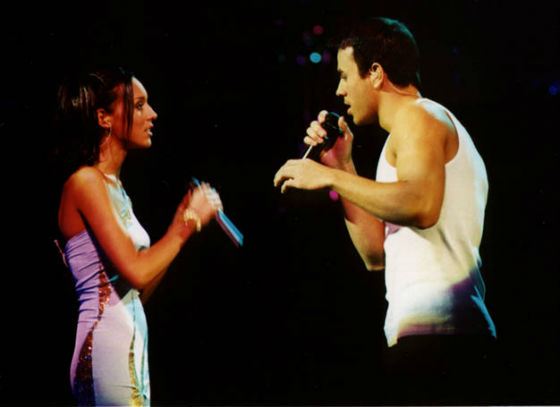 В 2000 году Алсу и Энрике Иглесиас записали песню