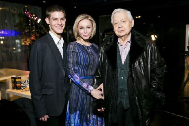 Павел Табаков и его родители: Олег Табаков и Марина Зудина