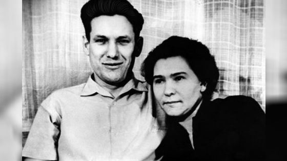 Борис Ельцин с женой Наиной, 1954 год
