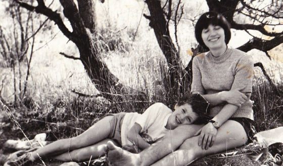 Юлия Латынина в детстве (на фото с мамой)