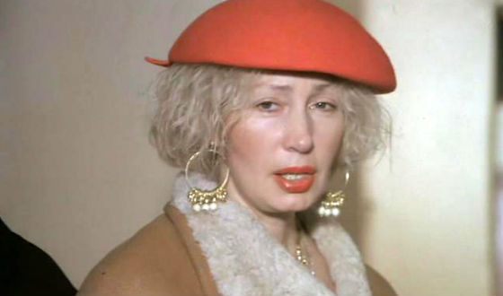 В 1992 актриса снялась в фильме «Бабник 2»