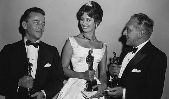 Софи Лорен в 1962 году получила «Оскар» за лучшую женскую роль